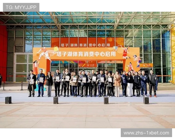 服务消费主导格局确立,体育消费结构向高端化演进 服务消费主导格局确立,体育消费结构向高端化演进